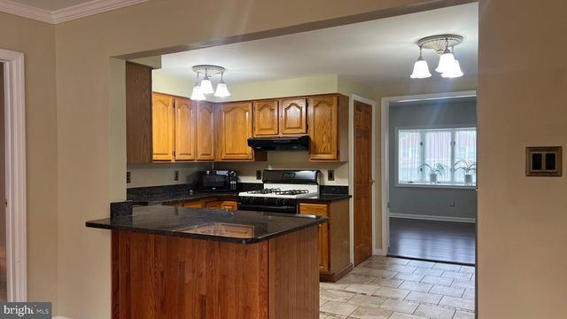 319 E SOUTH AVE, Glenolden, PA 19036
