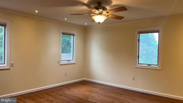319 E SOUTH AVE, Glenolden, PA 19036