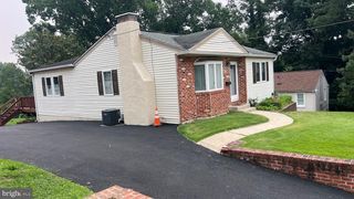 319 E SOUTH AVE, Glenolden, PA 19036