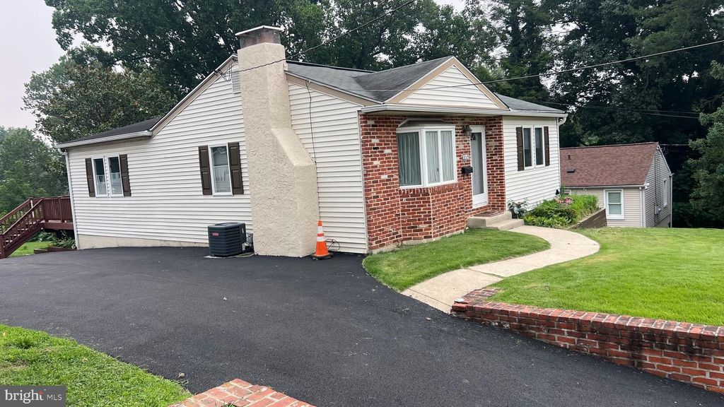 319 E SOUTH AVE, Glenolden, PA 19036