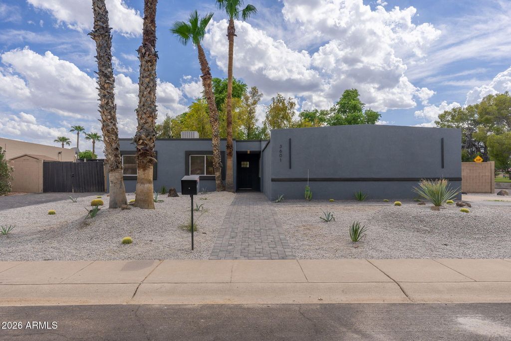 3601 E CHARTER OAK Road, Phoenix, AZ 85032 — exterior