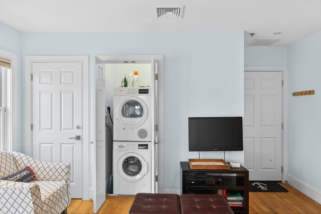 333 Commercial Street Unit 9, Provincetown, MA 02657