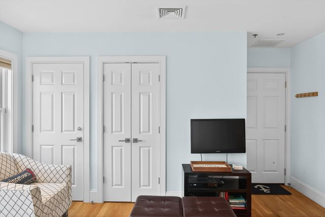 333 Commercial Street Unit 9, Provincetown, MA 02657