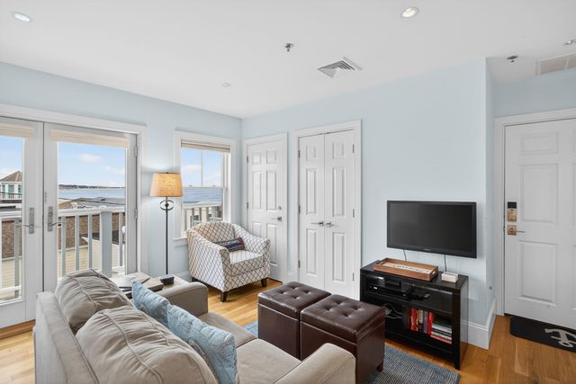 333 Commercial Street Unit 9, Provincetown, MA 02657