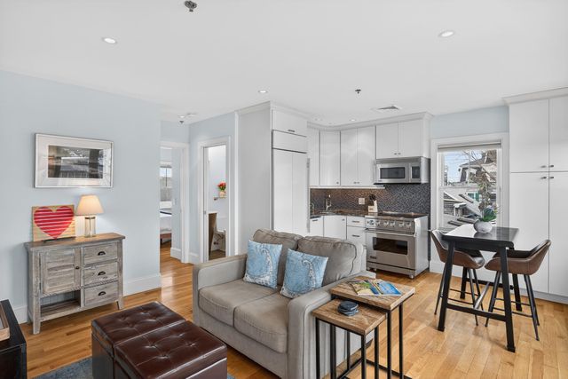 333 Commercial Street Unit 9, Provincetown, MA 02657