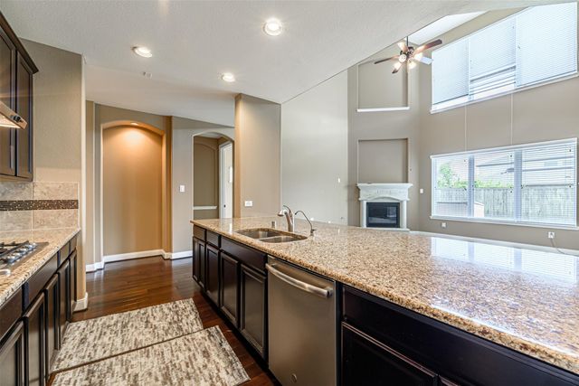 4607 Rockton Hills Lane, Sugar Land, TX 77479