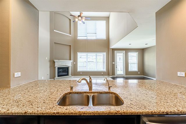 4607 Rockton Hills Lane, Sugar Land, TX 77479