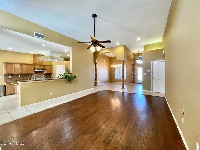 1472 Pioneer Ridge, El Paso, TX 79912