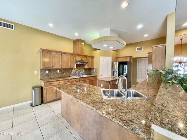 1472 Pioneer Ridge, El Paso, TX 79912