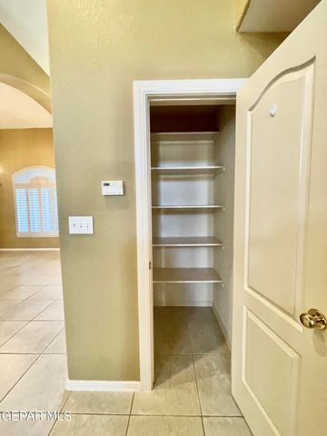 1472 Pioneer Ridge, El Paso, TX 79912