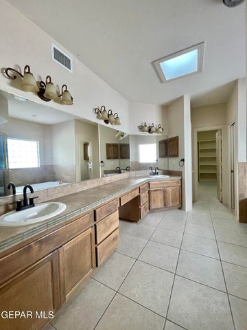 1472 Pioneer Ridge, El Paso, TX 79912