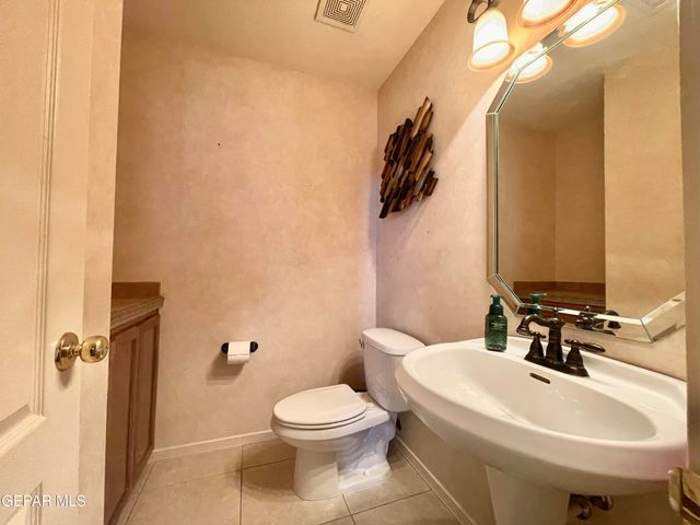 1472 Pioneer Ridge, El Paso, TX 79912