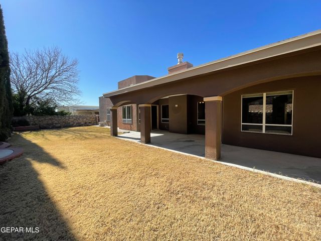 1472 Pioneer Ridge, El Paso, TX 79912