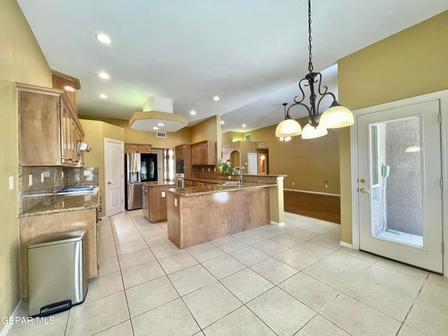 1472 Pioneer Ridge, El Paso, TX 79912