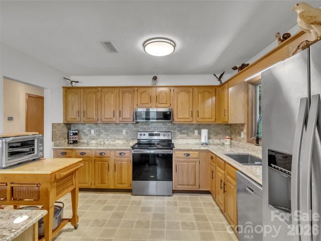 372 Shady Ridge Road, Waynesville, NC 28785