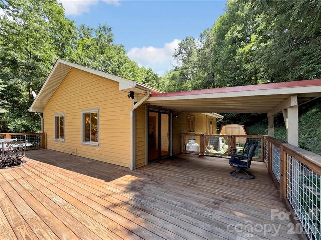 372 Shady Ridge Road, Waynesville, NC 28785