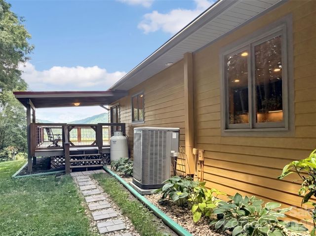 372 Shady Ridge Road, Waynesville, NC 28785