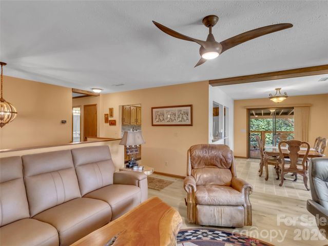 372 Shady Ridge Road, Waynesville, NC 28785