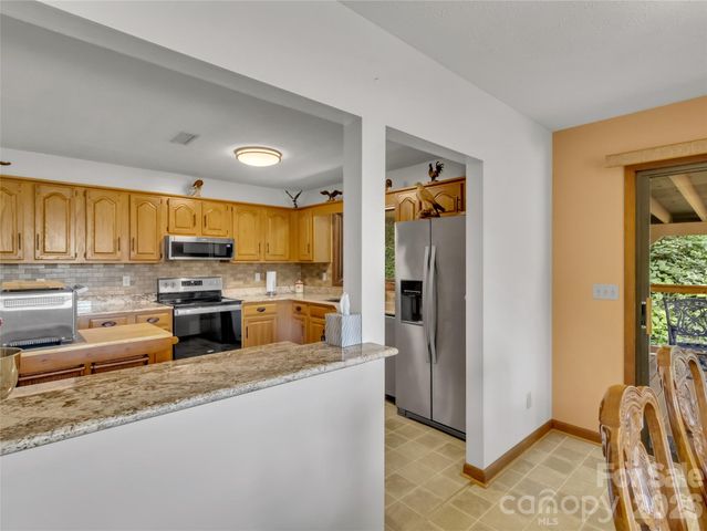 372 Shady Ridge Road, Waynesville, NC 28785