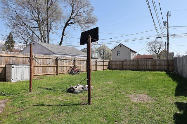 6621 18th AVENUE, Kenosha, WI 53143