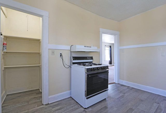 6621 18th AVENUE, Kenosha, WI 53143