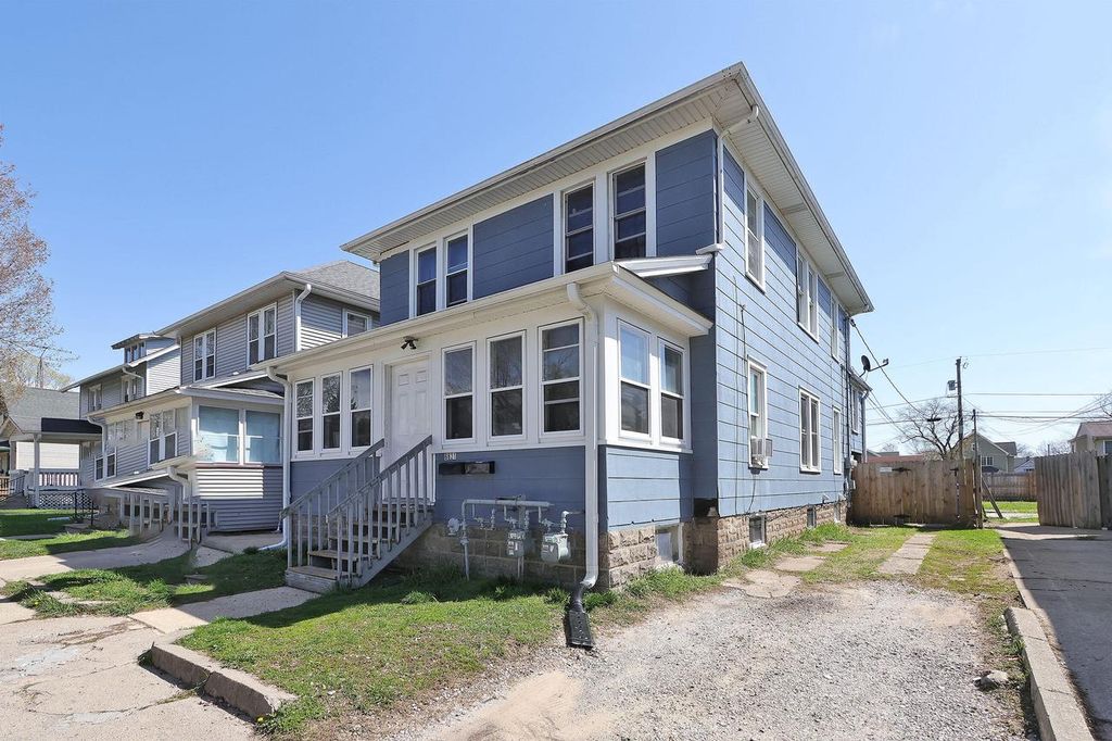 6621 18th AVENUE, Kenosha, WI 53143