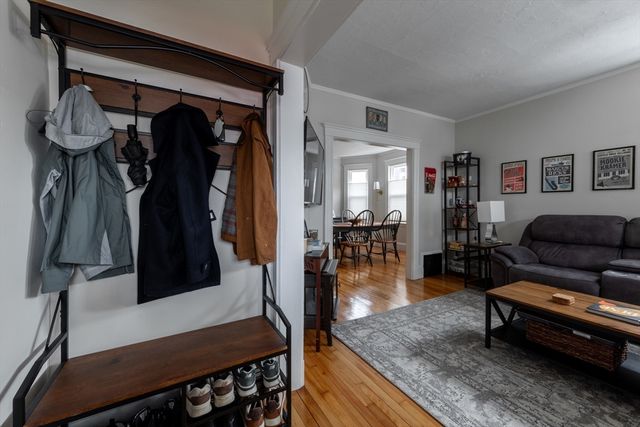 7 Connecticut Ave 1, Somerville, MA 02145