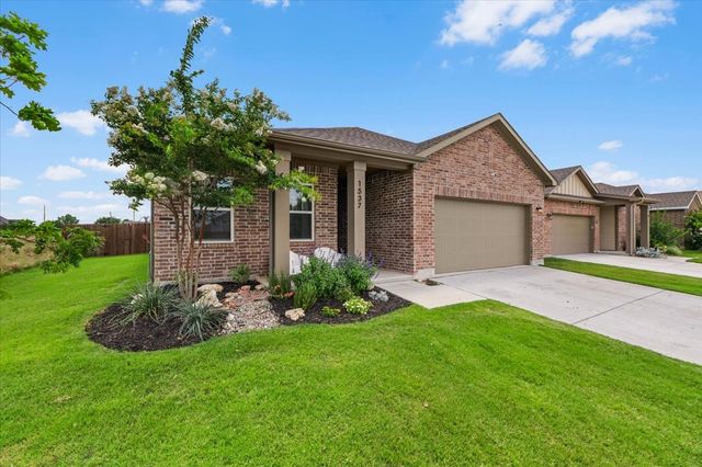 1537 Shadow Hawk Drive, Fort Worth, TX 76052