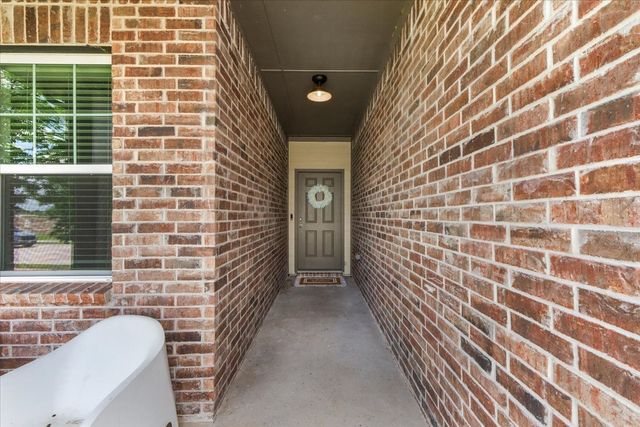 1537 Shadow Hawk Drive, Fort Worth, TX 76052