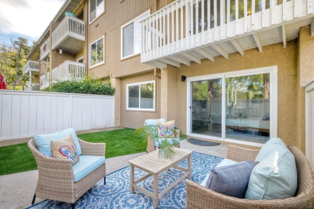 4228 Vista Del Rio Way 2, Oceanside, CA 92057