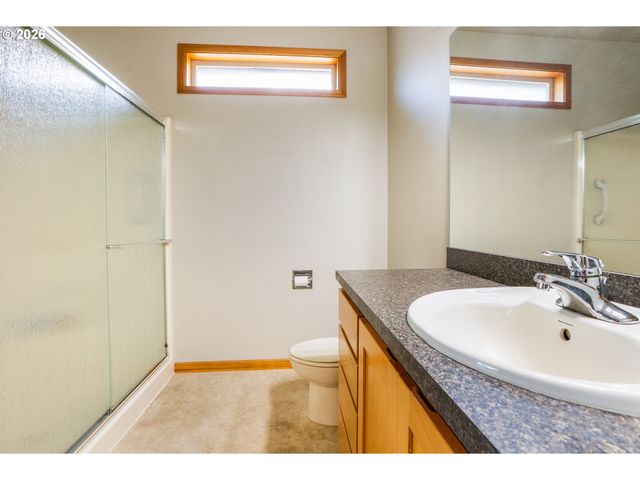 2030 LAKELAND Way, Eugene, OR 97408