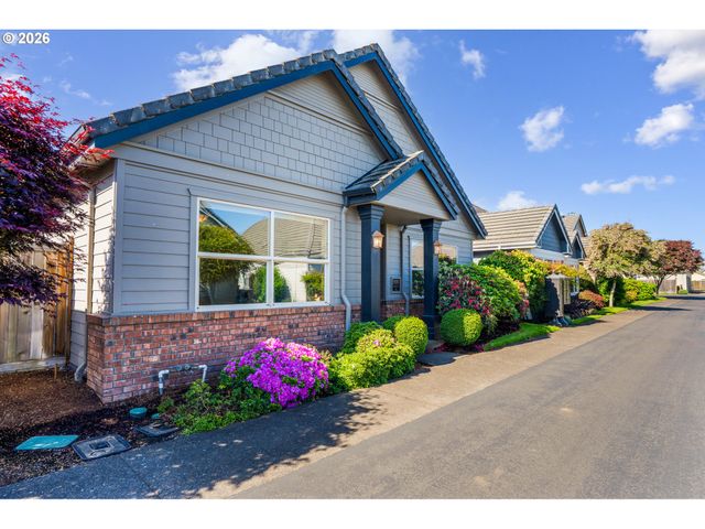 2030 LAKELAND Way, Eugene, OR 97408