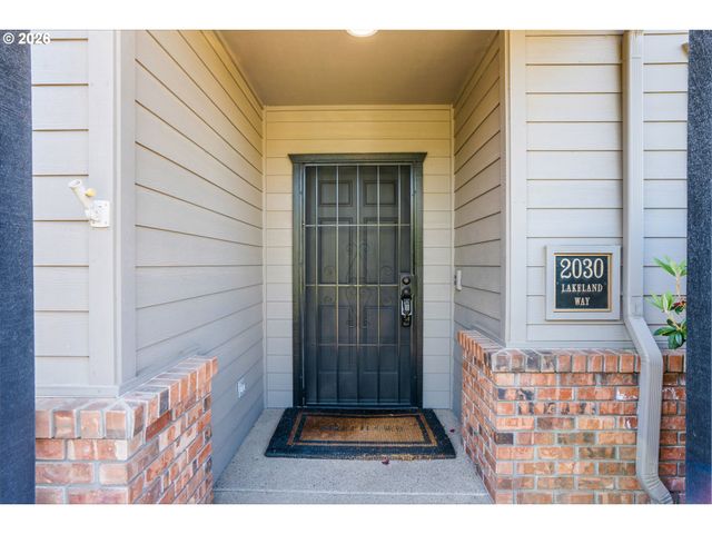 2030 LAKELAND Way, Eugene, OR 97408