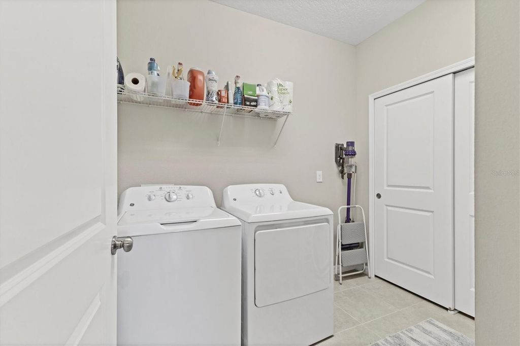 Image 33 of property listing at 13732 MESSINA LOOP 202, Bradenton, FL 34211