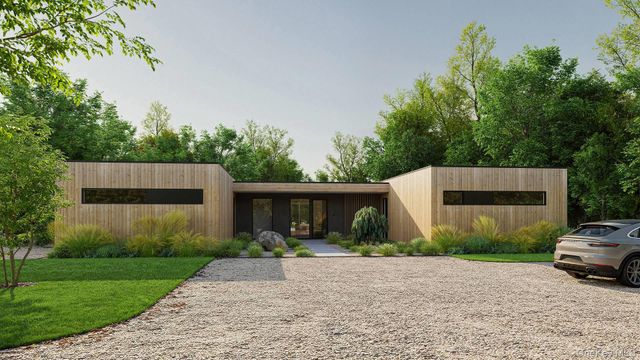 32 School Street, East Hampton, NY 11937