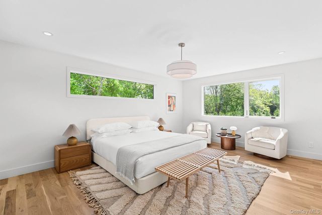 32 School Street, East Hampton, NY 11937