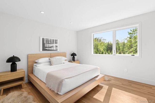 32 School Street, East Hampton, NY 11937