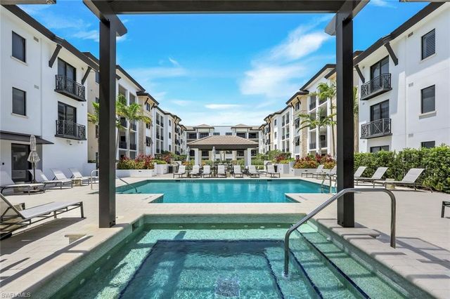 1135 3rd AVE S 303, Naples, FL 34102