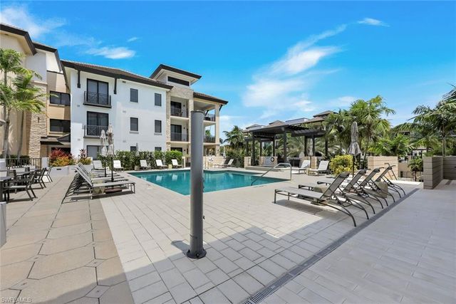 1135 3rd AVE S 303, Naples, FL 34102