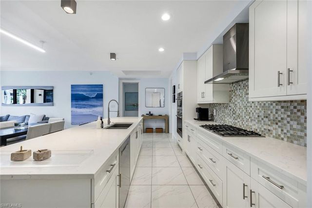 1135 3rd AVE S 303, Naples, FL 34102