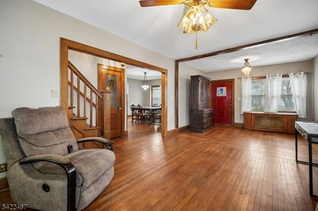158 Palisade Rd, Elizabeth City, NJ 07208