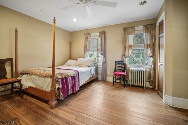 158 Palisade Rd, Elizabeth City, NJ 07208