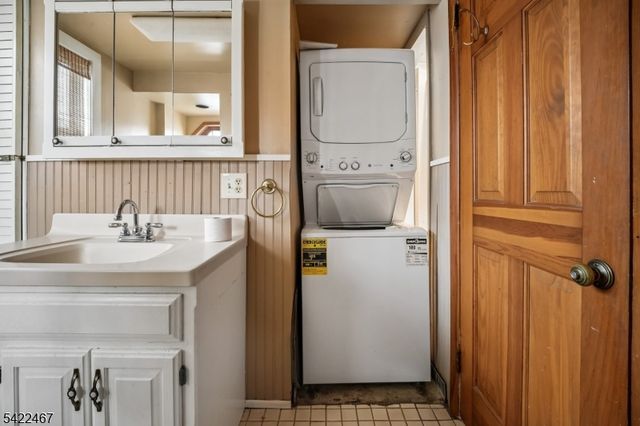 158 Palisade Rd, Elizabeth City, NJ 07208