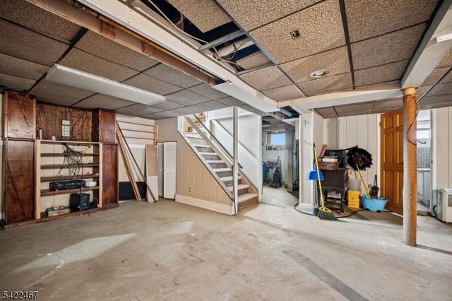 158 Palisade Rd, Elizabeth City, NJ 07208