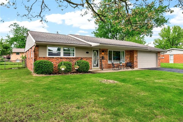 1003 Heathwood Drive, Englewood, OH 45322