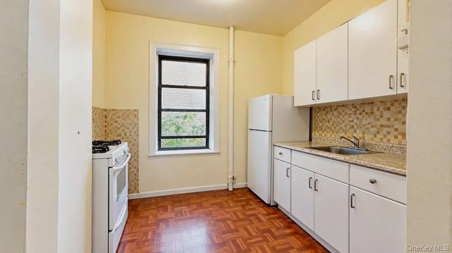 9752 75th Street A23, Ozone Park, NY 11416