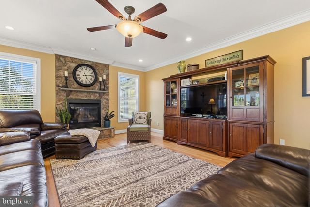 16527 HAMPTON RD, Hamilton, VA 20158