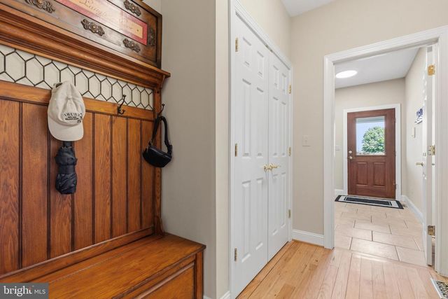 16527 HAMPTON RD, Hamilton, VA 20158
