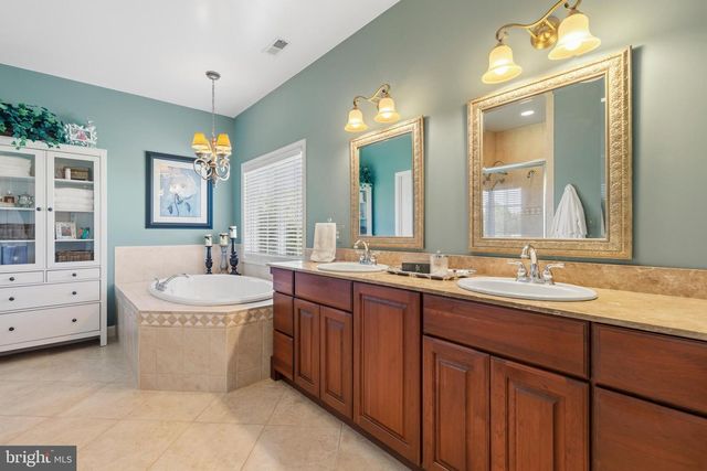 16527 HAMPTON RD, Hamilton, VA 20158