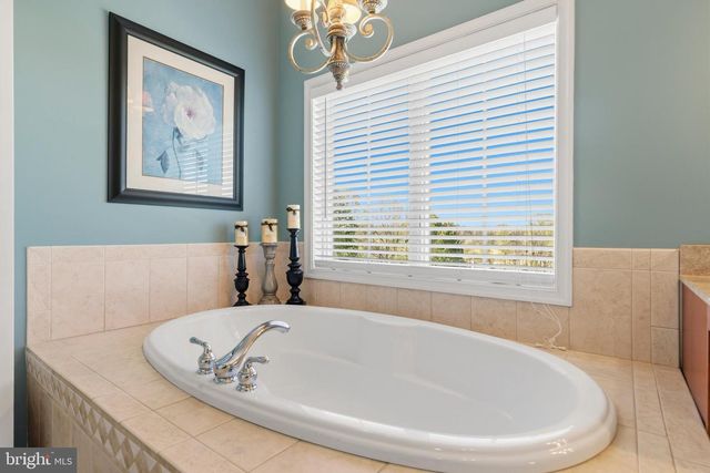 16527 HAMPTON RD, Hamilton, VA 20158
